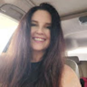 Meet your Posher, Debbi